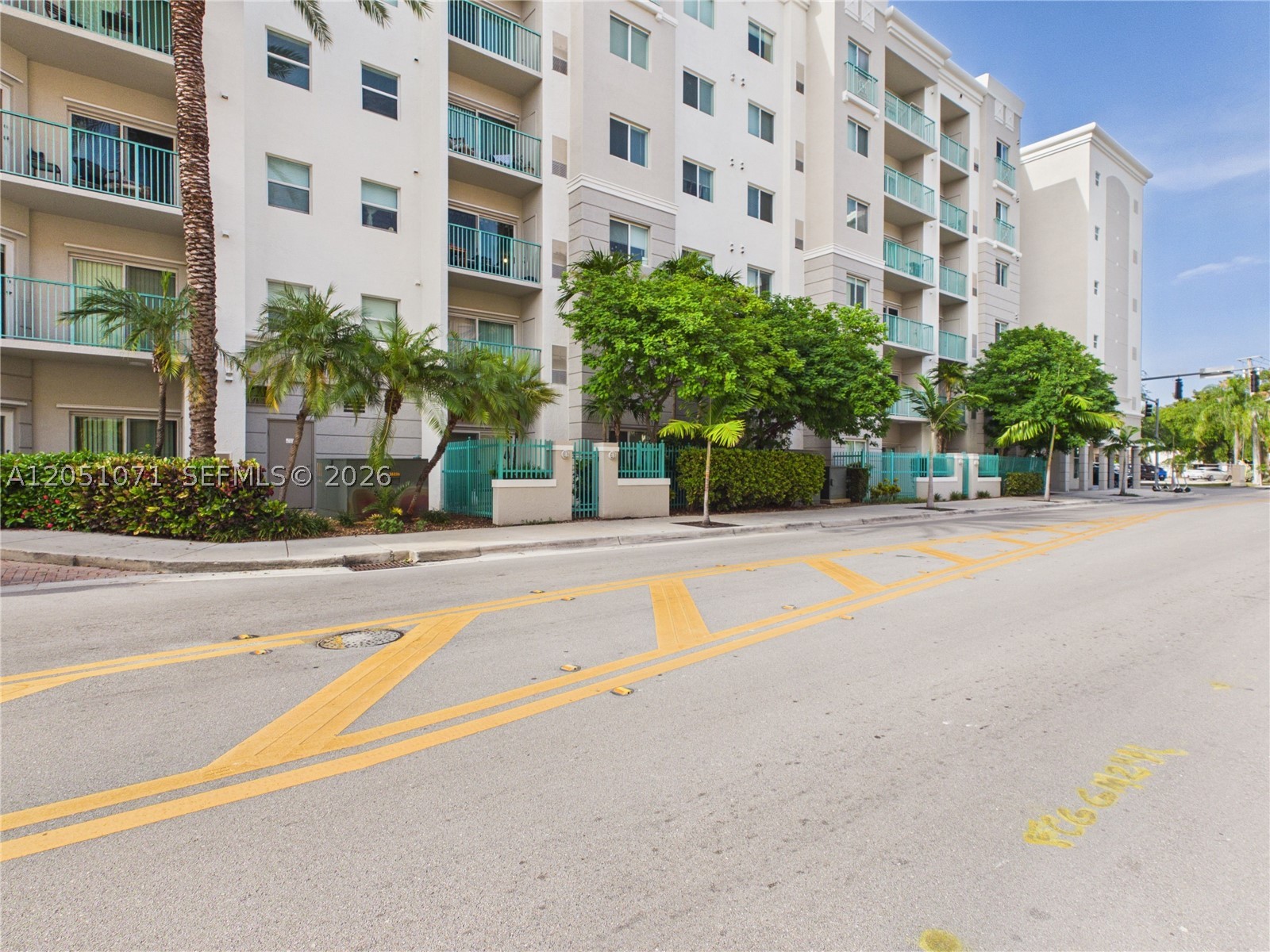 VALENCIA CONDO - Residential