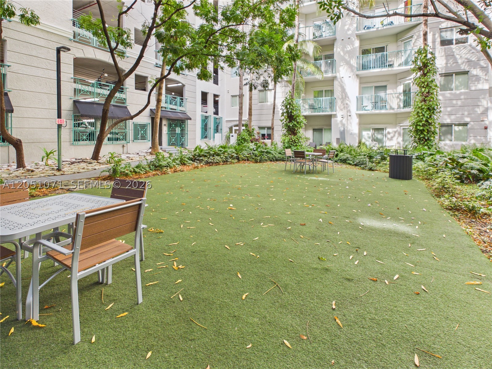 VALENCIA CONDO - Residential