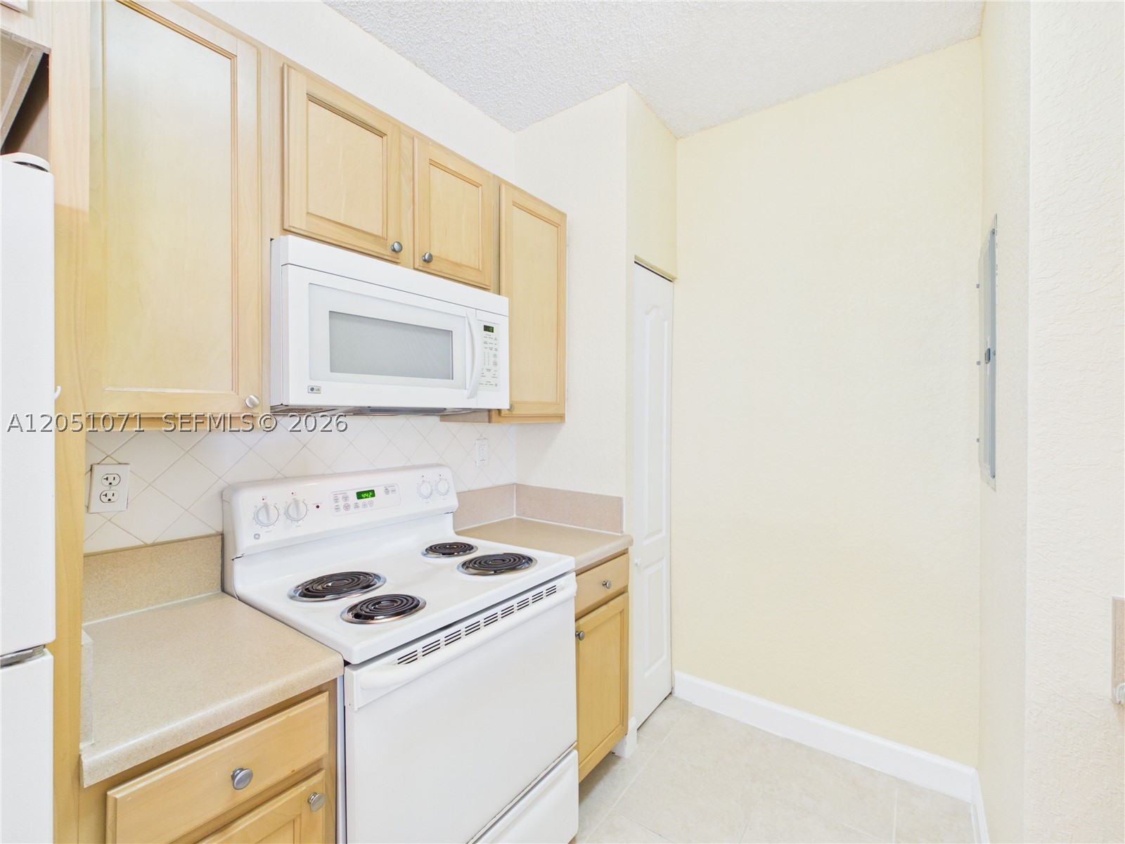 VALENCIA CONDO - Residential