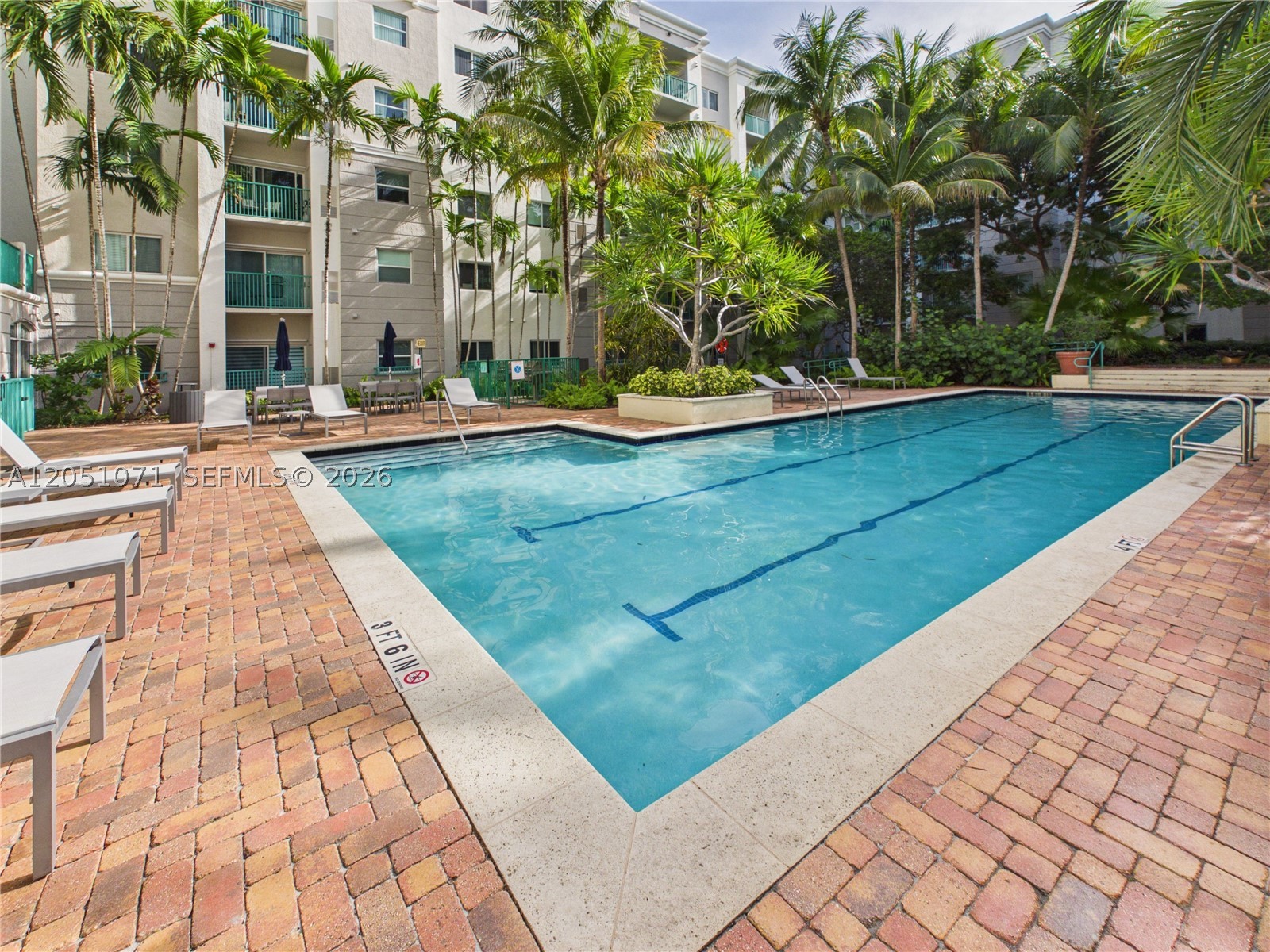 VALENCIA CONDO - Residential