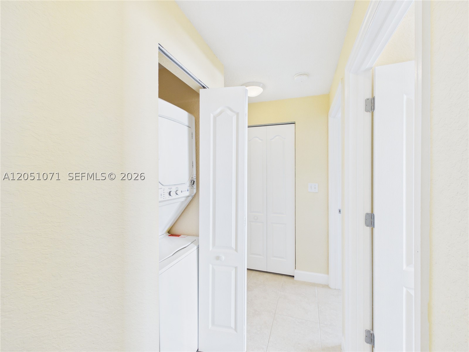 VALENCIA CONDO - Residential