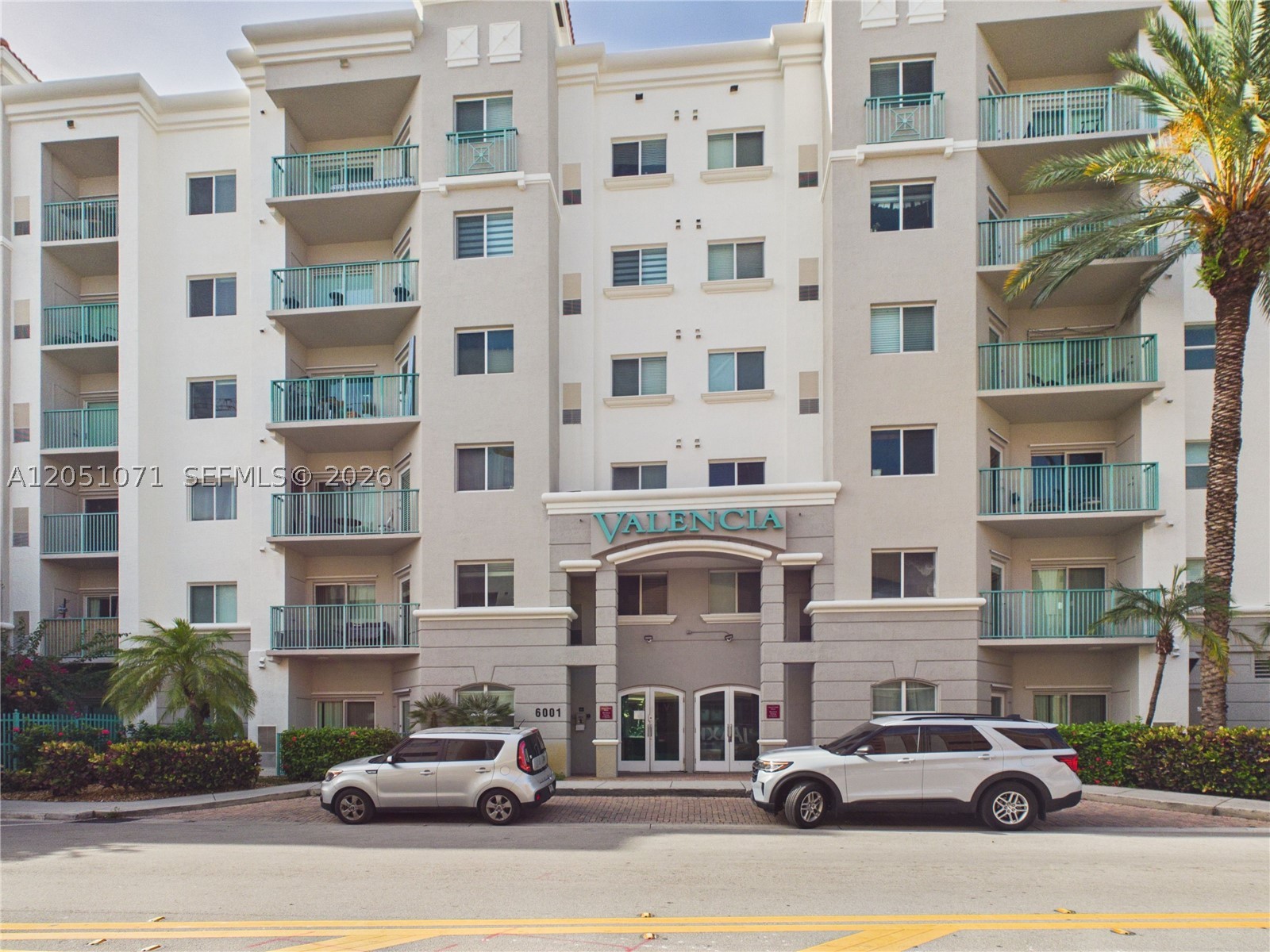 VALENCIA CONDO - Residential
