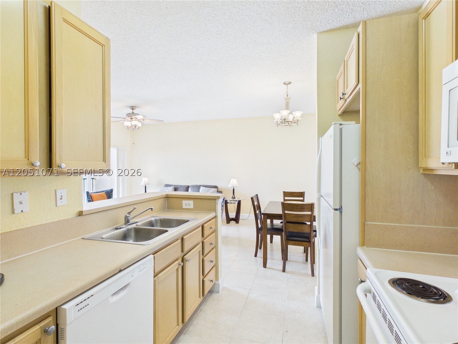 VALENCIA CONDO - Residential