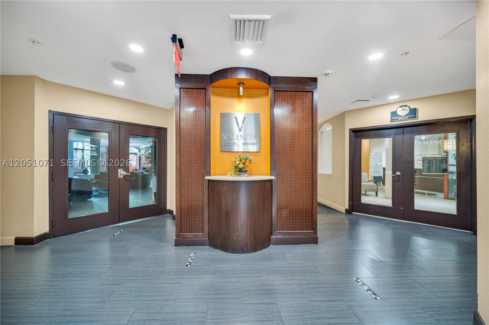 VALENCIA CONDO - Residential