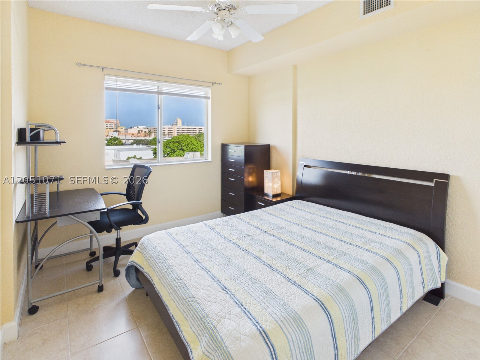 VALENCIA CONDO - Residential