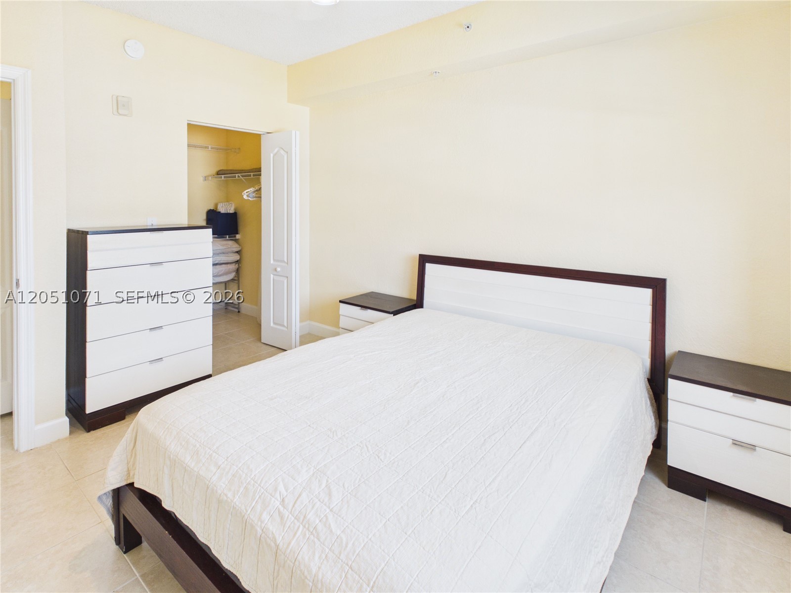VALENCIA CONDO - Residential