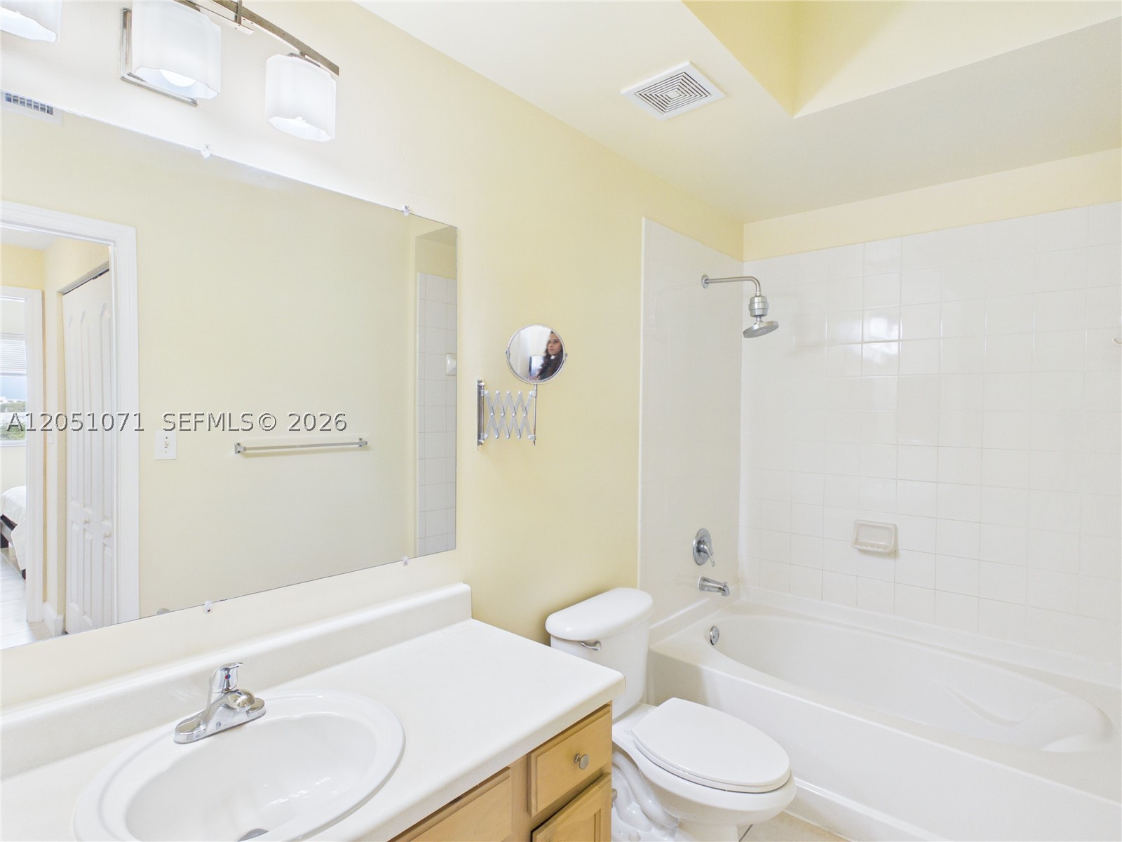 VALENCIA CONDO - Residential