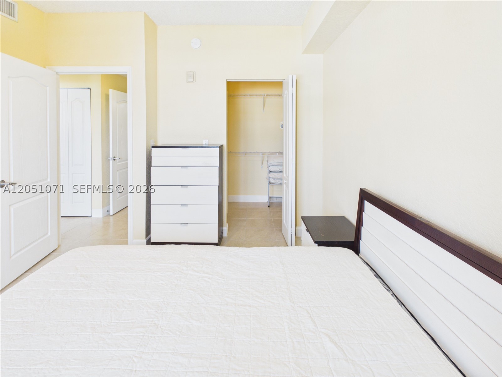 VALENCIA CONDO - Residential