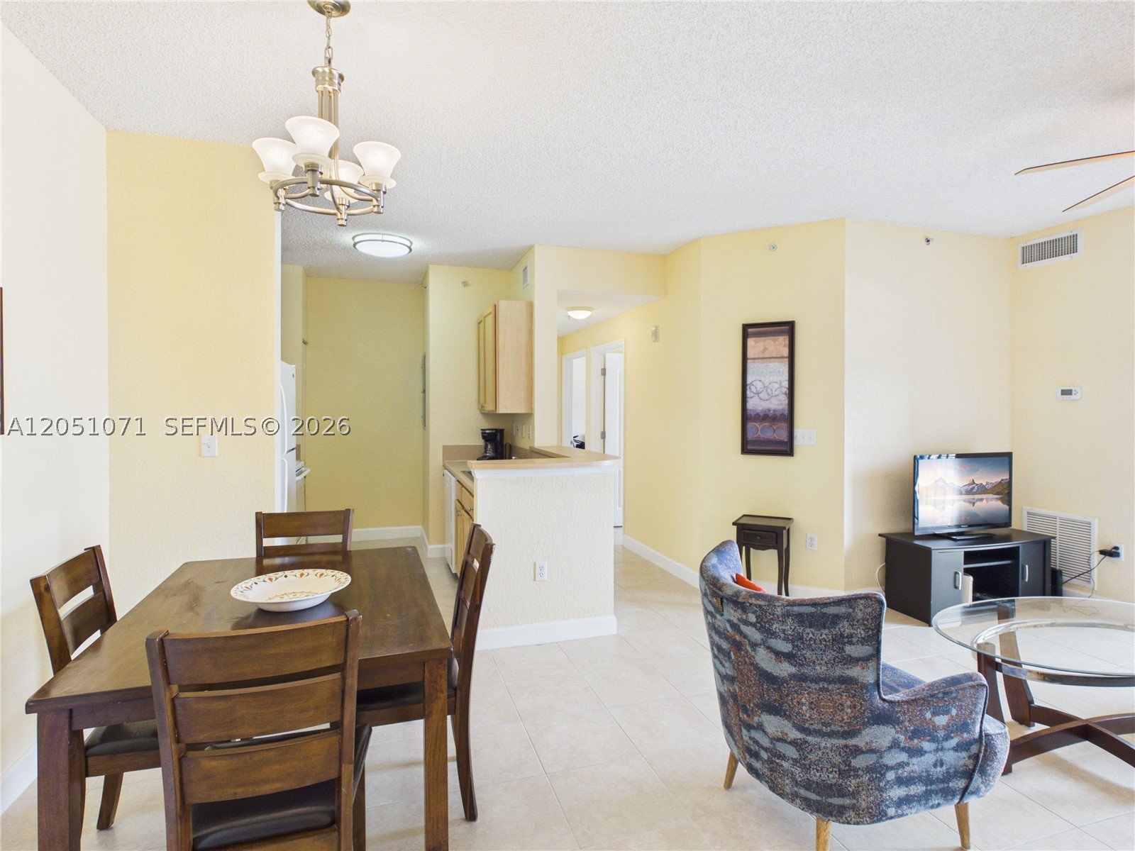 VALENCIA CONDO - Residential