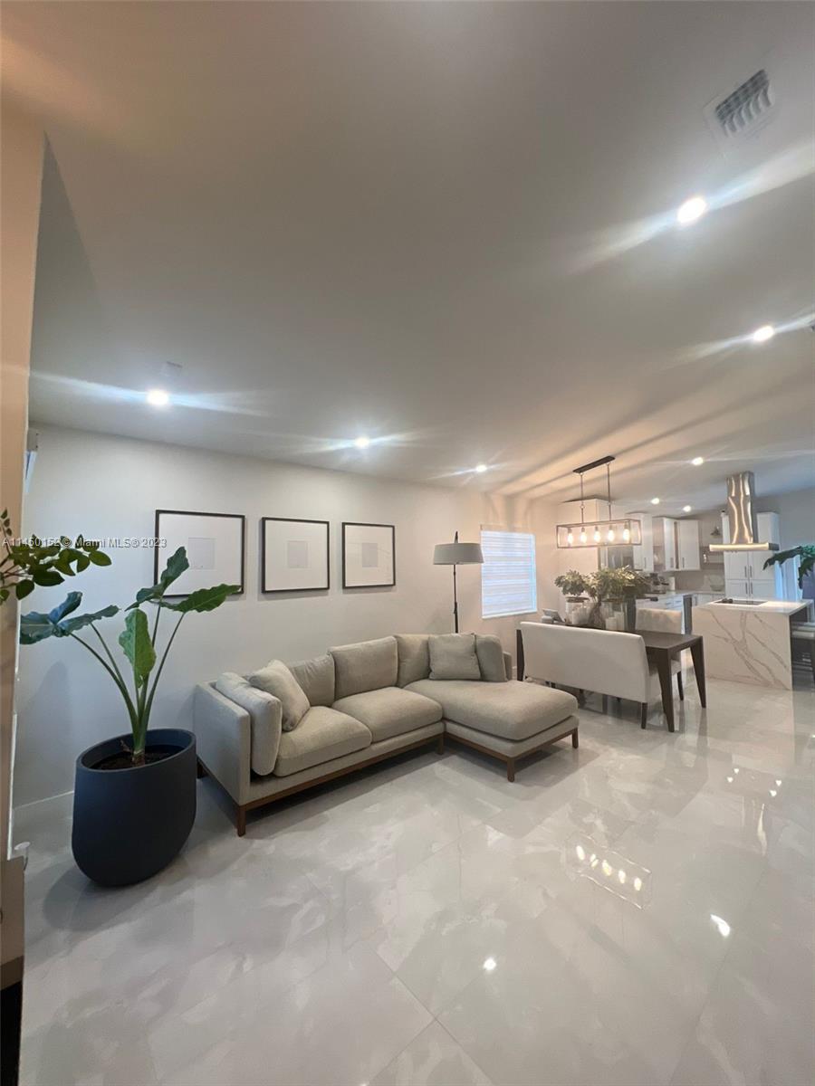 BRIGHTONS MEADOW TRACE - Residential Lease