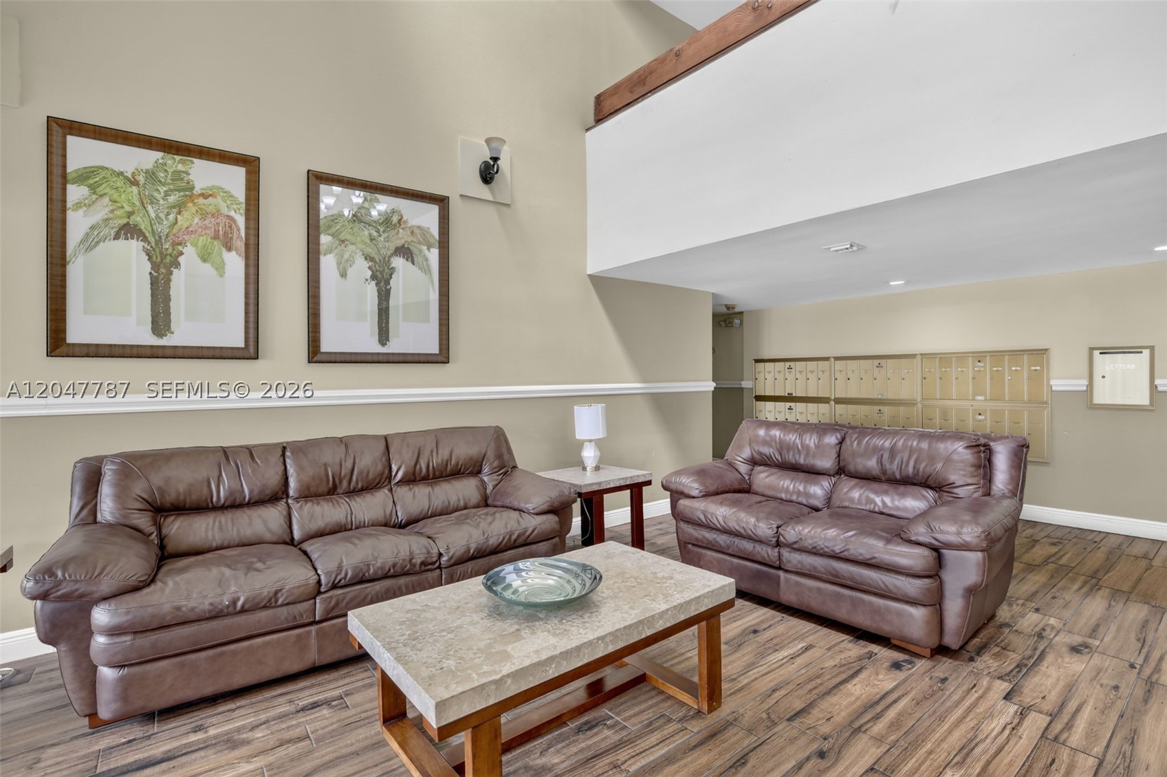 BUILDING EIGHT OF RACQUET - Residential