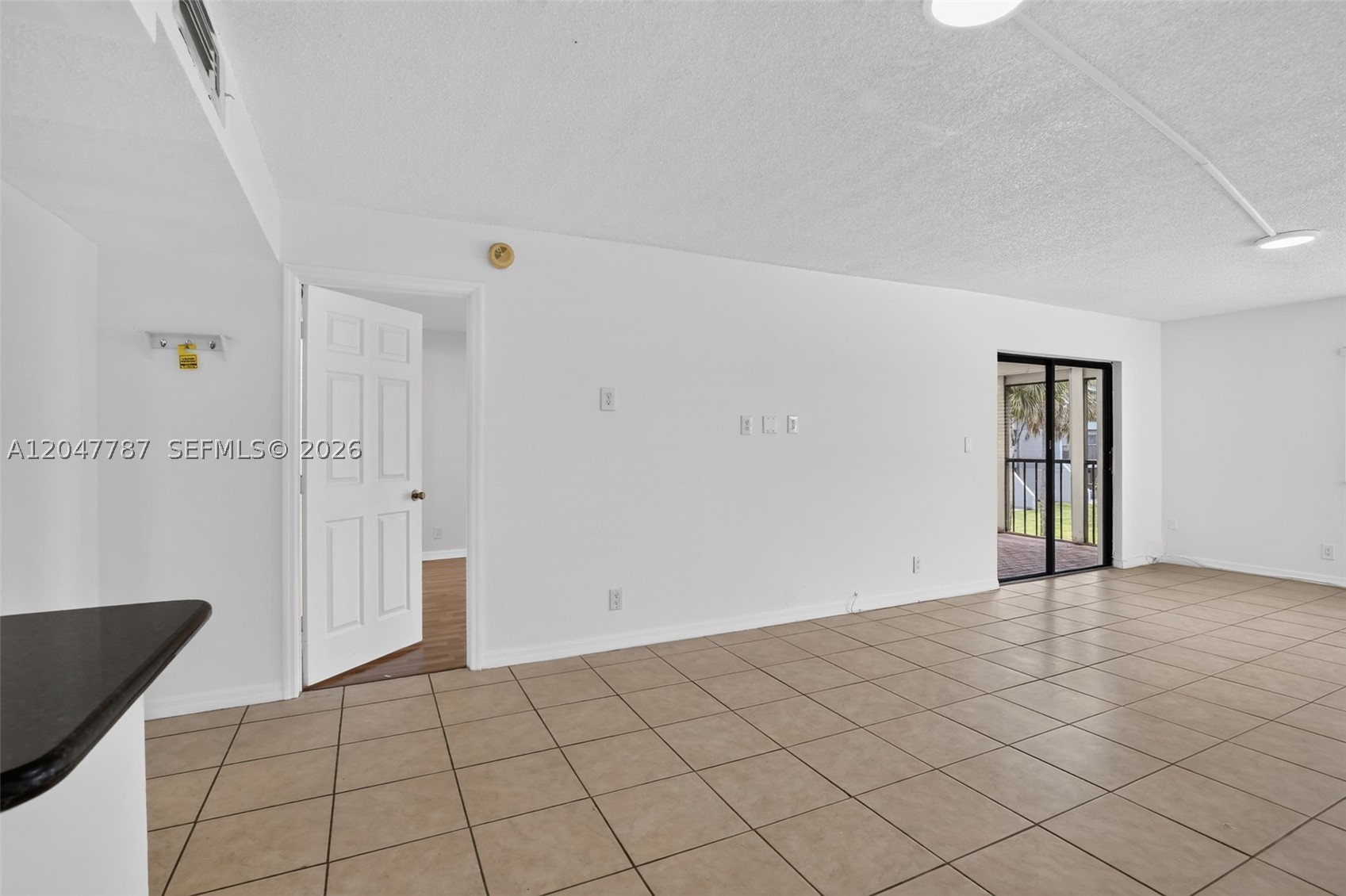 BUILDING EIGHT OF RACQUET - Residential