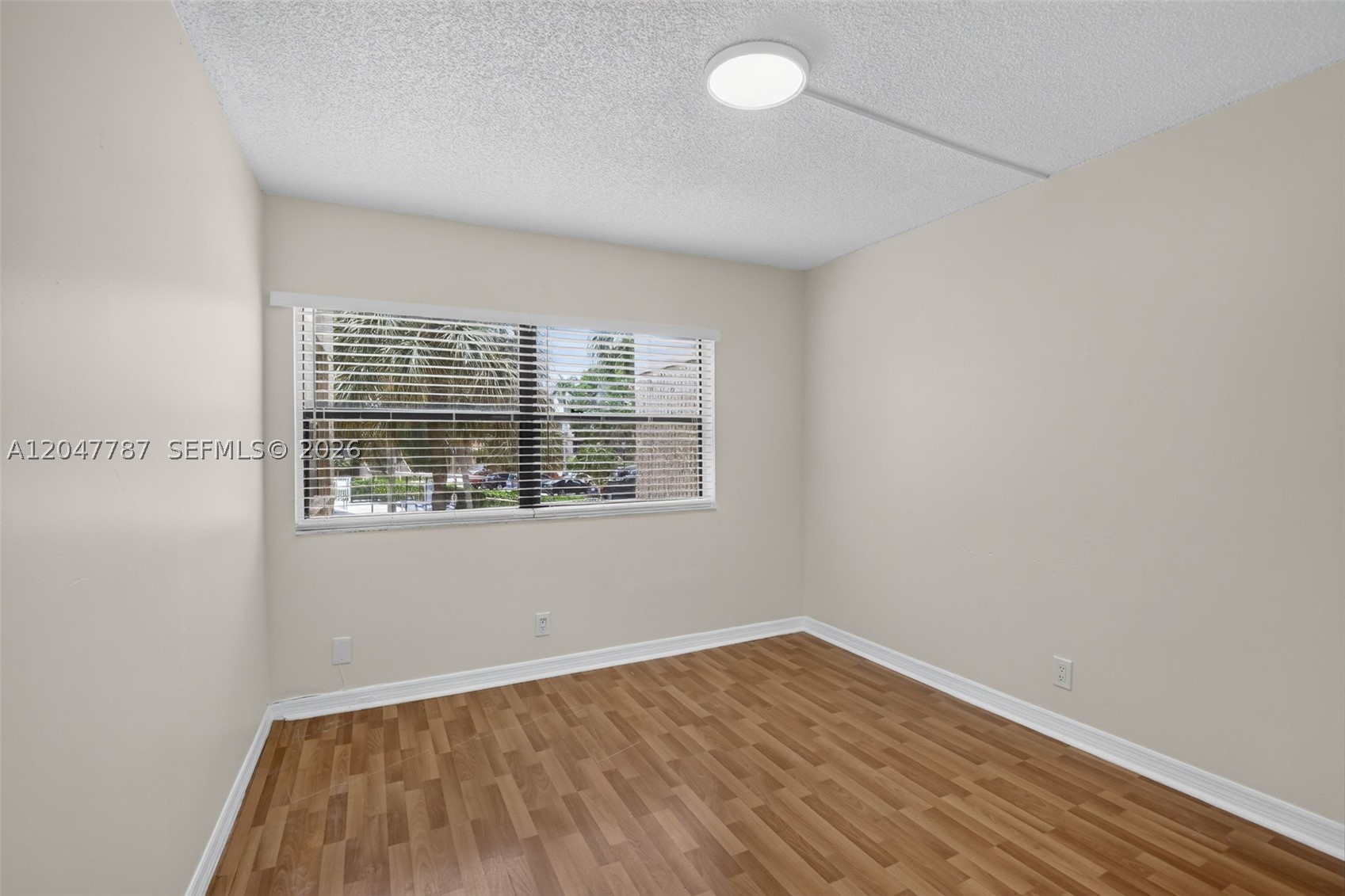 BUILDING EIGHT OF RACQUET - Residential