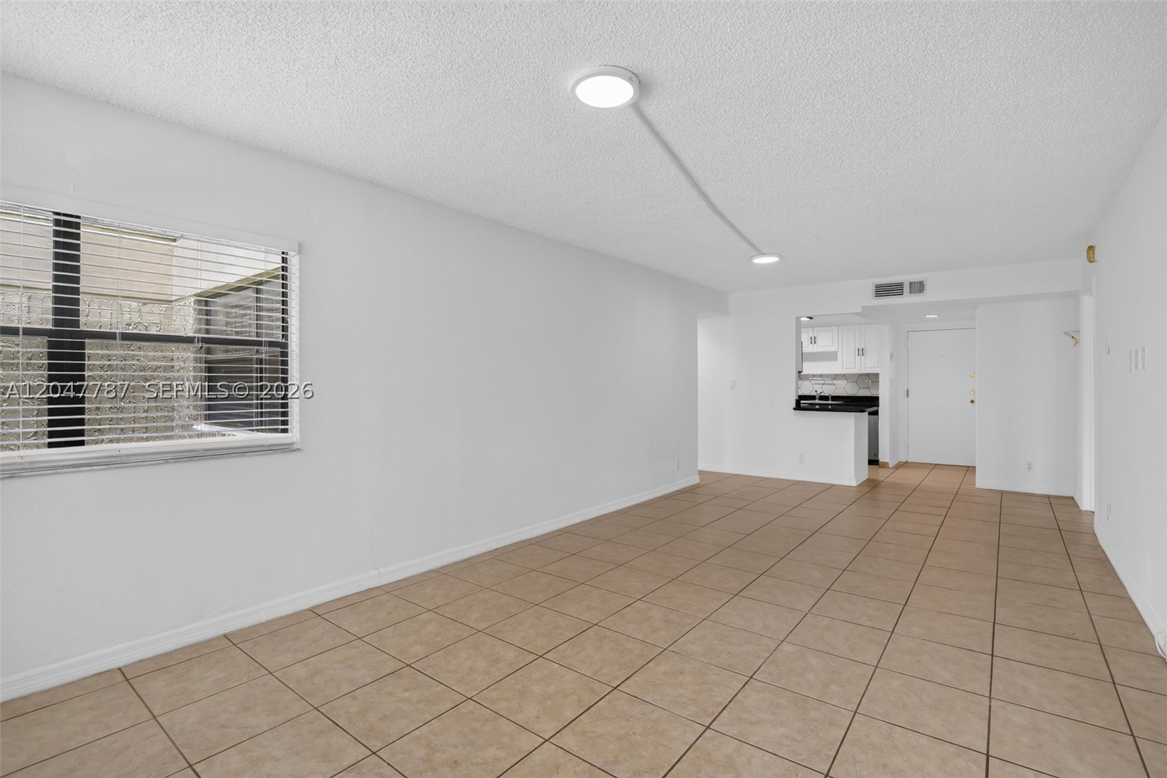 BUILDING EIGHT OF RACQUET - Residential