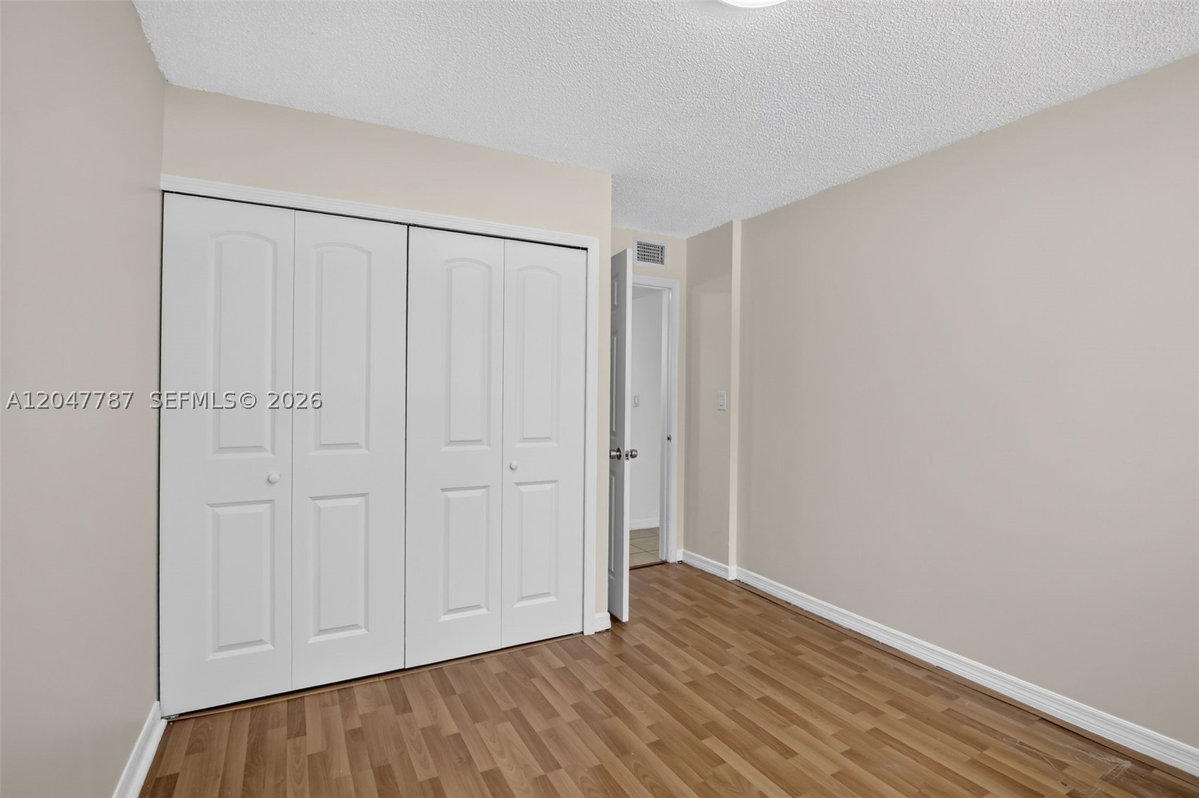 BUILDING EIGHT OF RACQUET - Residential