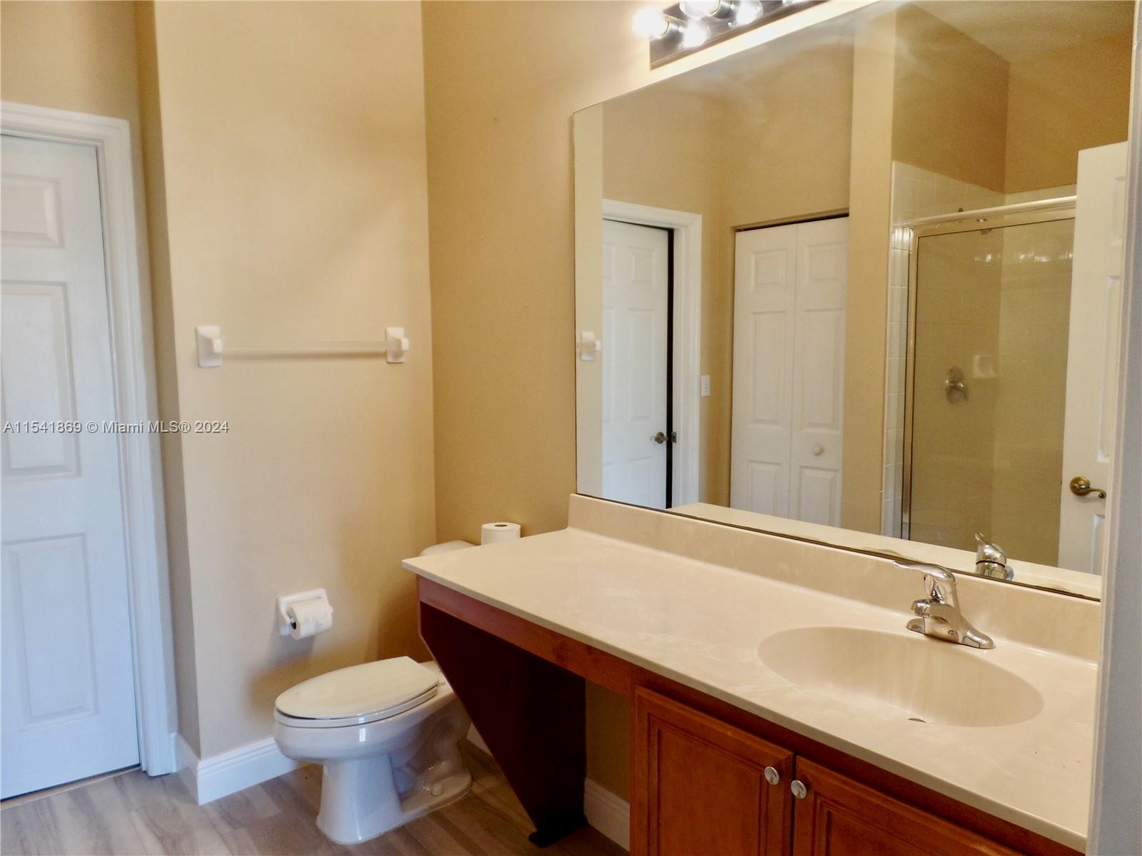 BANYAN BAY CONDO - Residential Lease