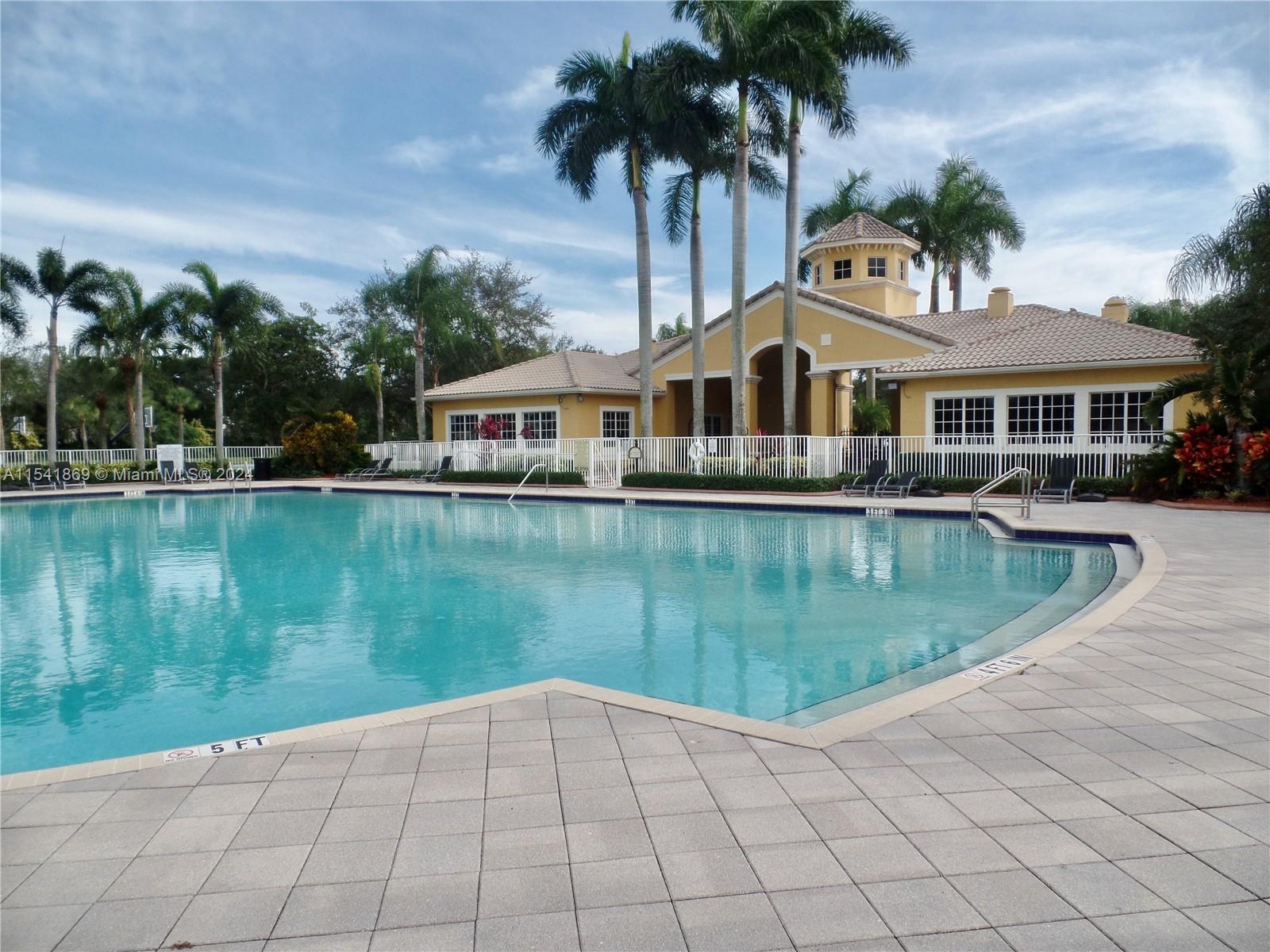 BANYAN BAY CONDO - Residential Lease