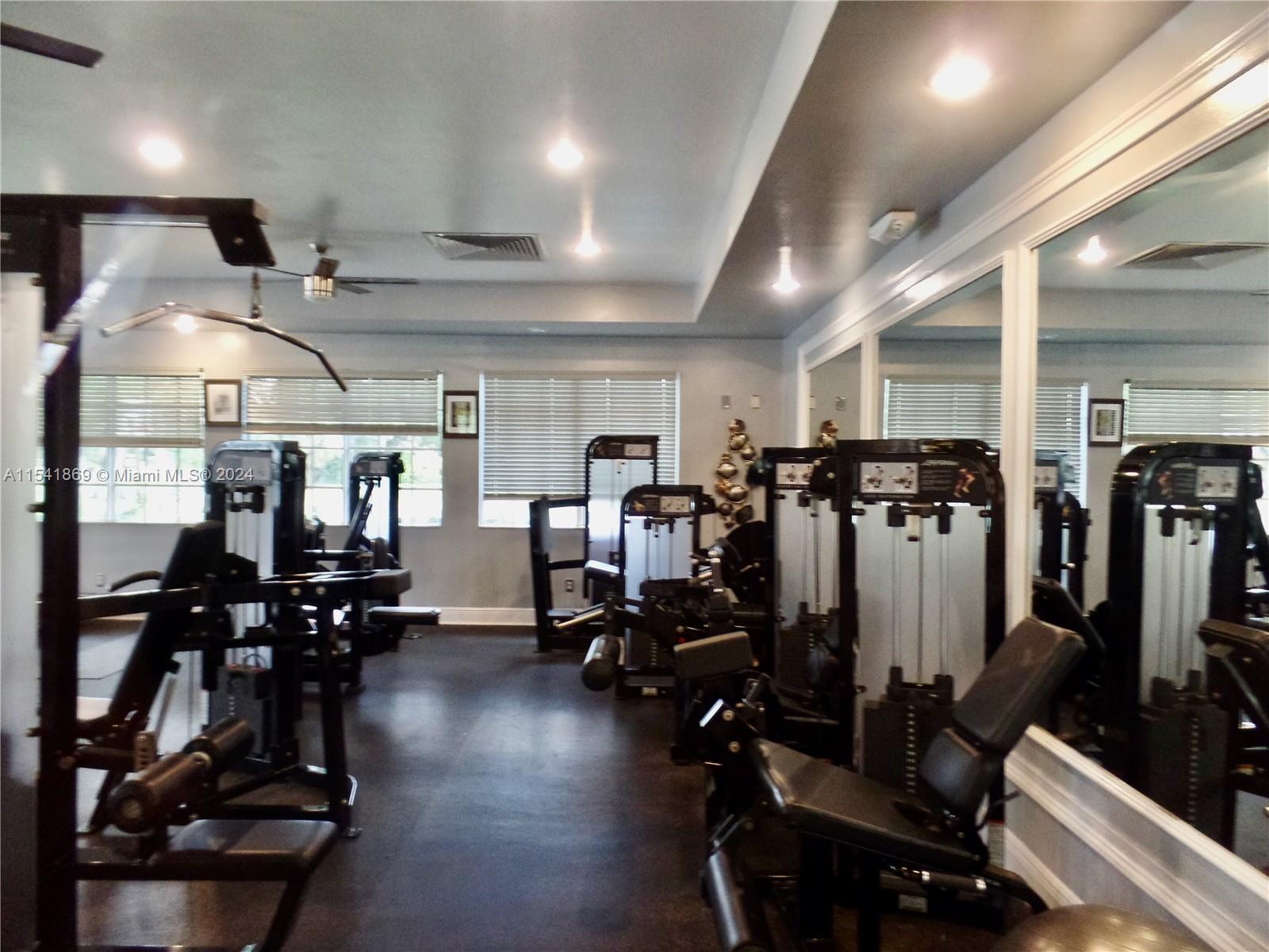 BANYAN BAY CONDO - Residential Lease