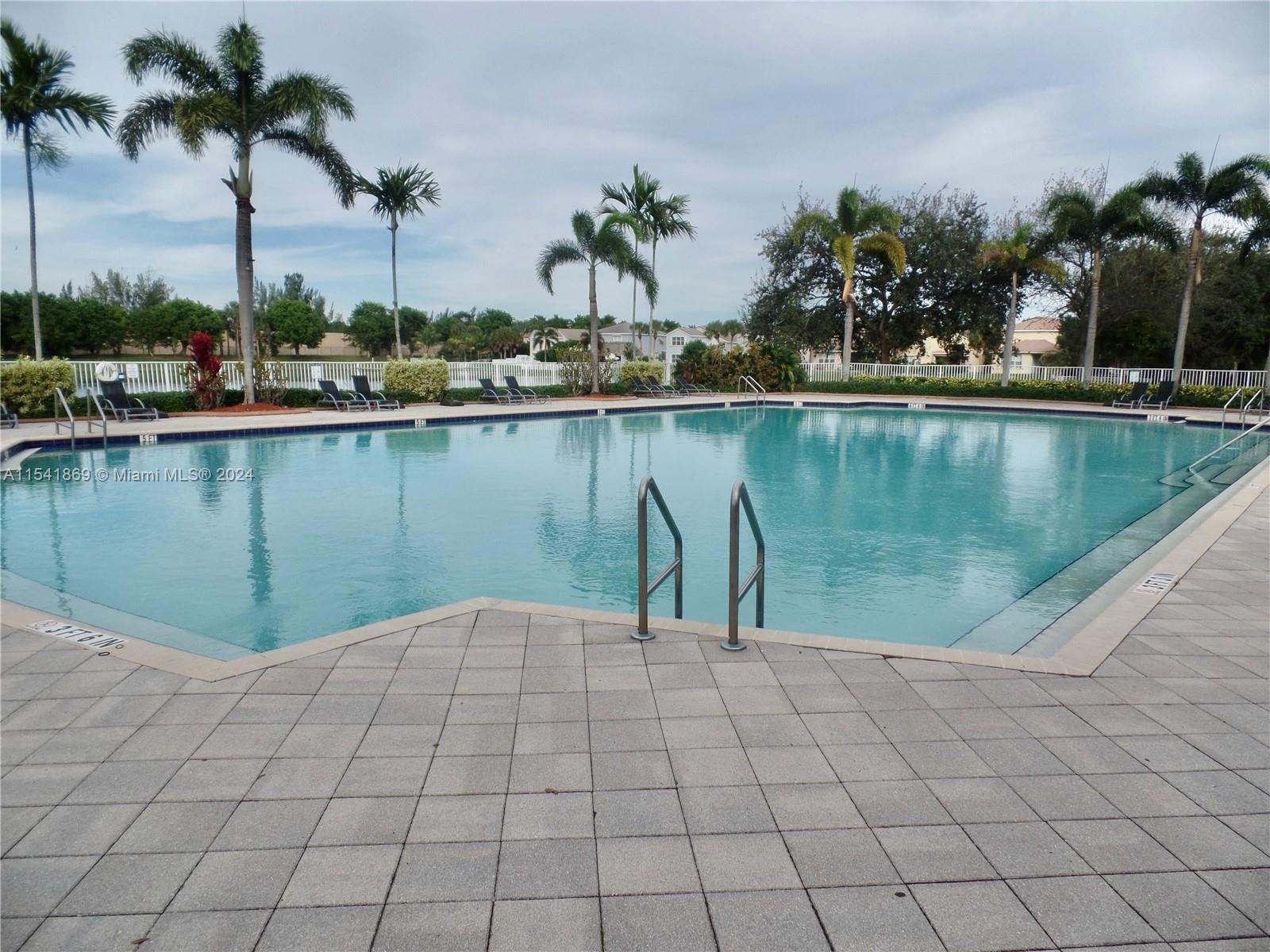BANYAN BAY CONDO - Residential Lease