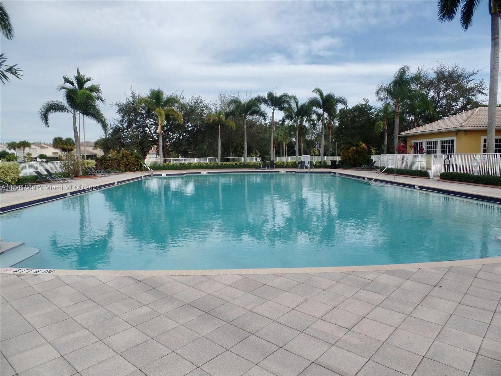 BANYAN BAY CONDO - Residential Lease