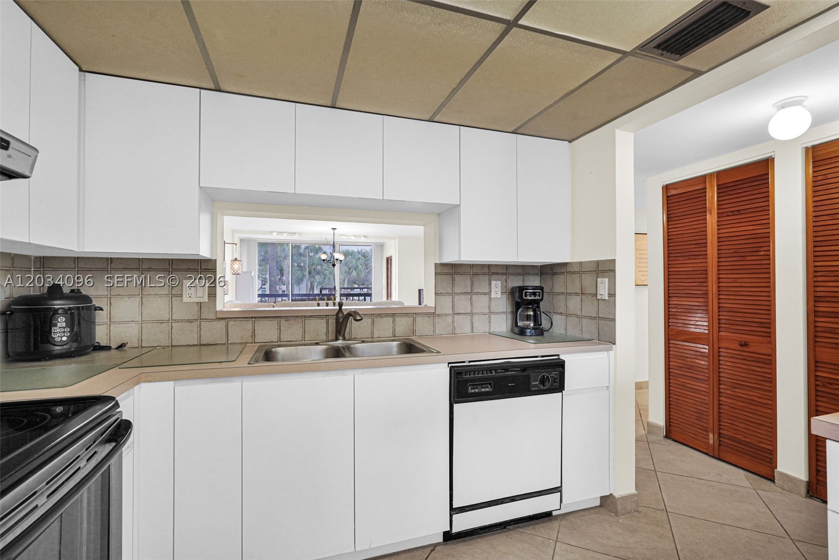 GARDENS OF KENDALL SO CON - Residential Lease
