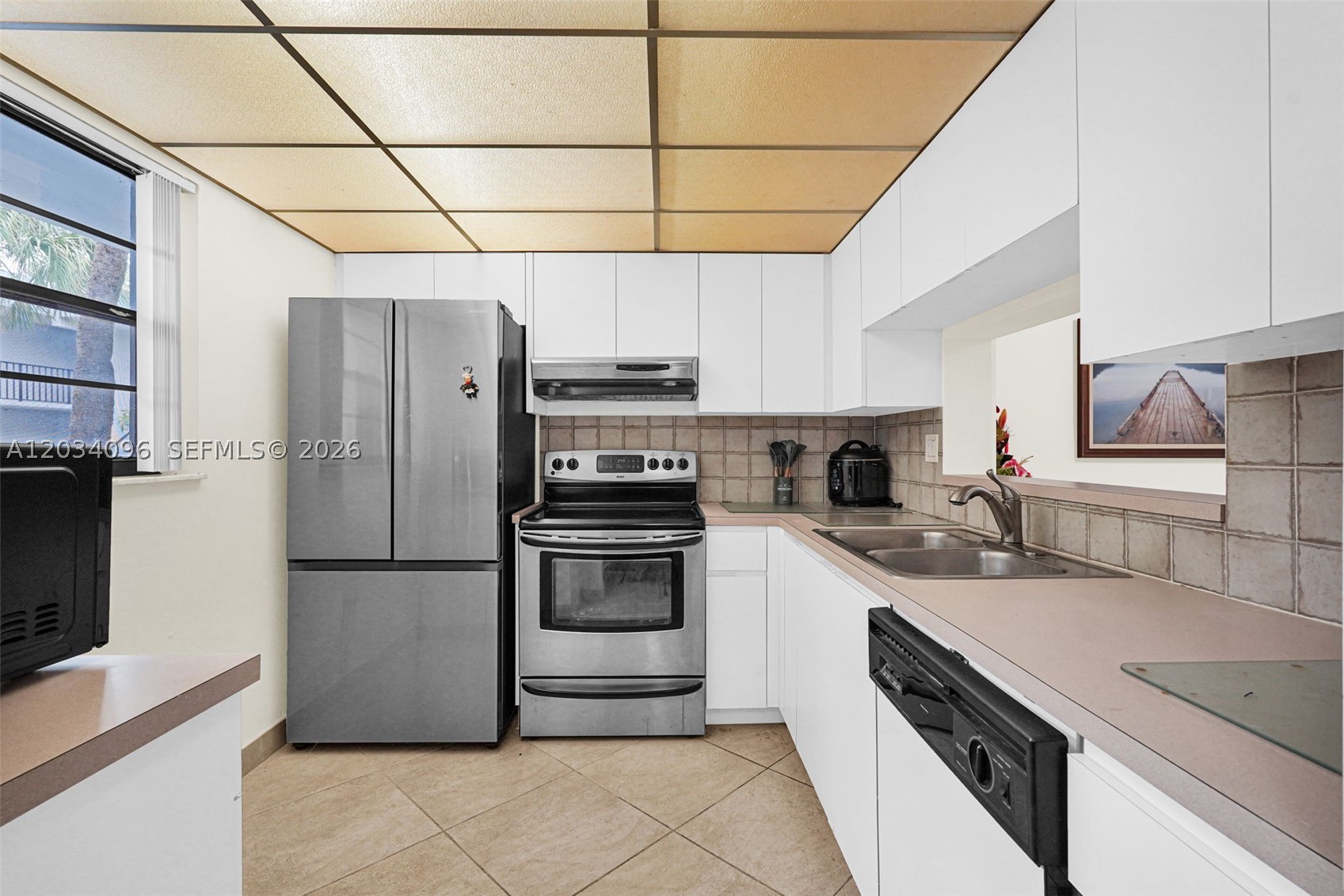 GARDENS OF KENDALL SO CON - Residential Lease