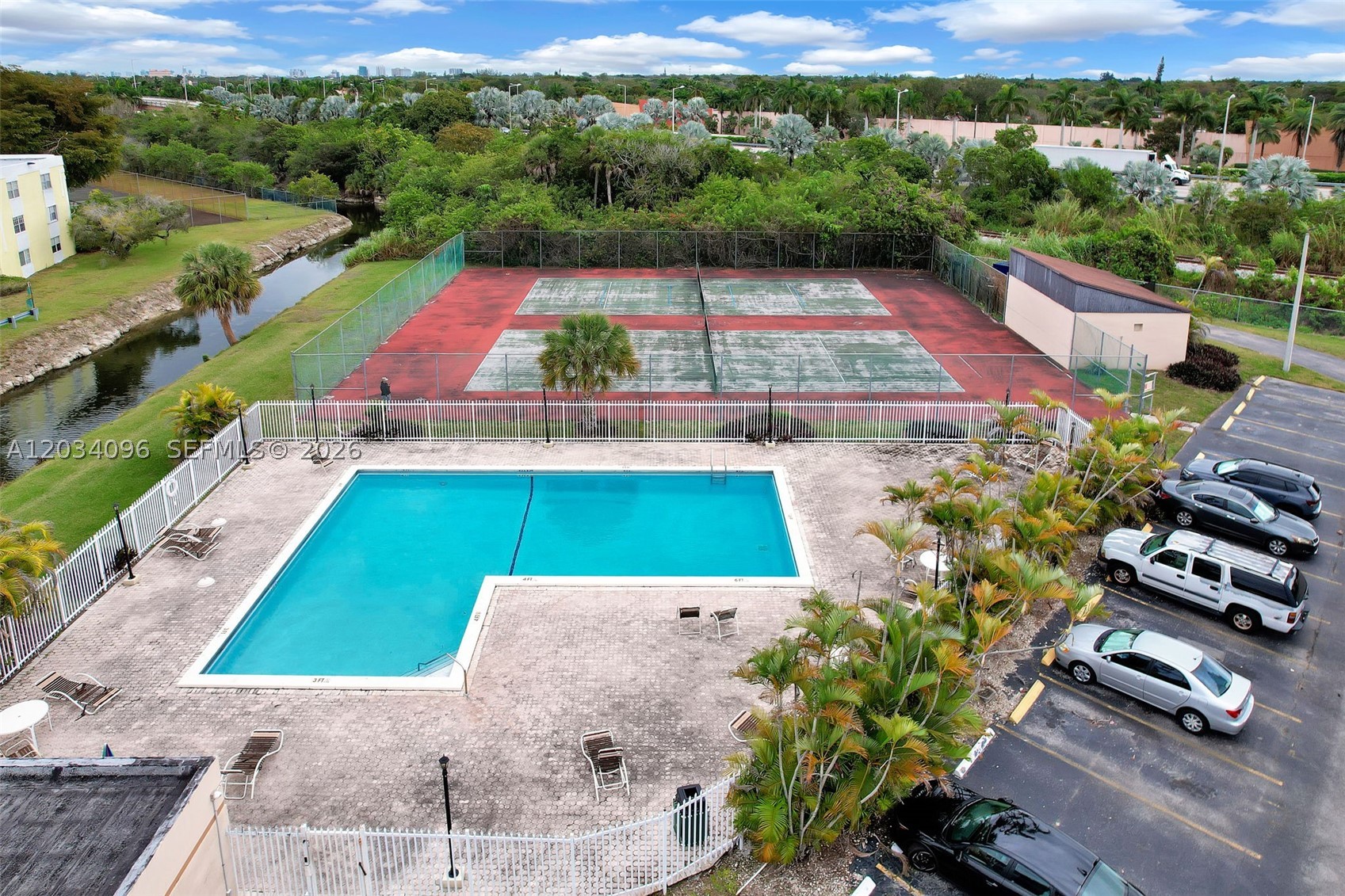 GARDENS OF KENDALL SO CON - Residential Lease