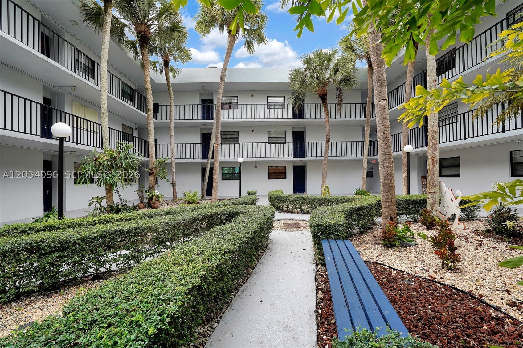 GARDENS OF KENDALL SO CON - Residential Lease