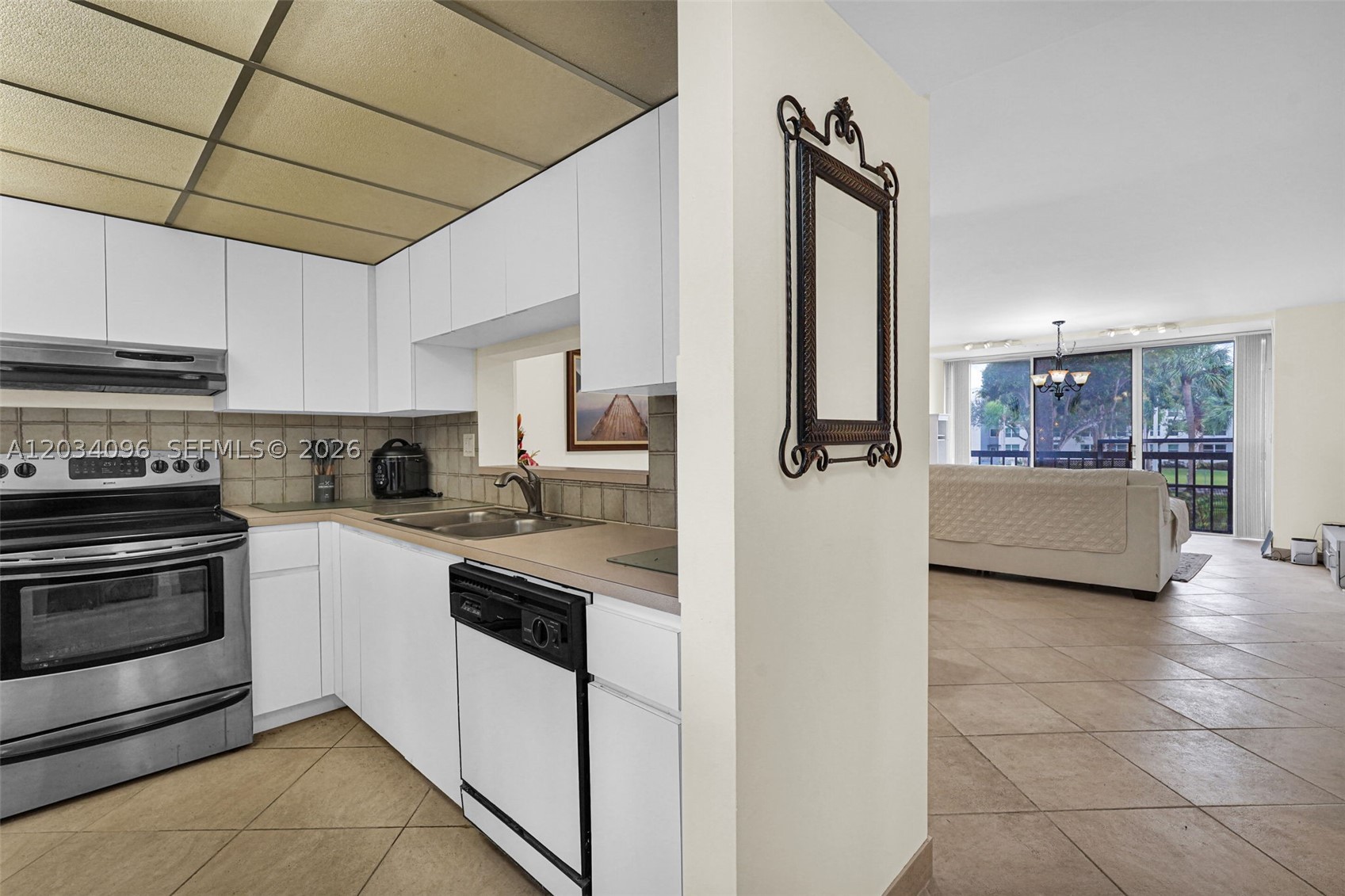 GARDENS OF KENDALL SO CON - Residential Lease