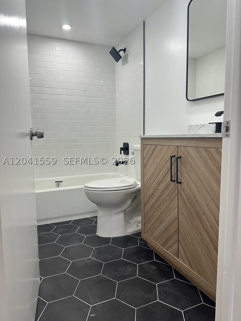 LAS VISTAS AT DORAL CONDO - Residential Lease