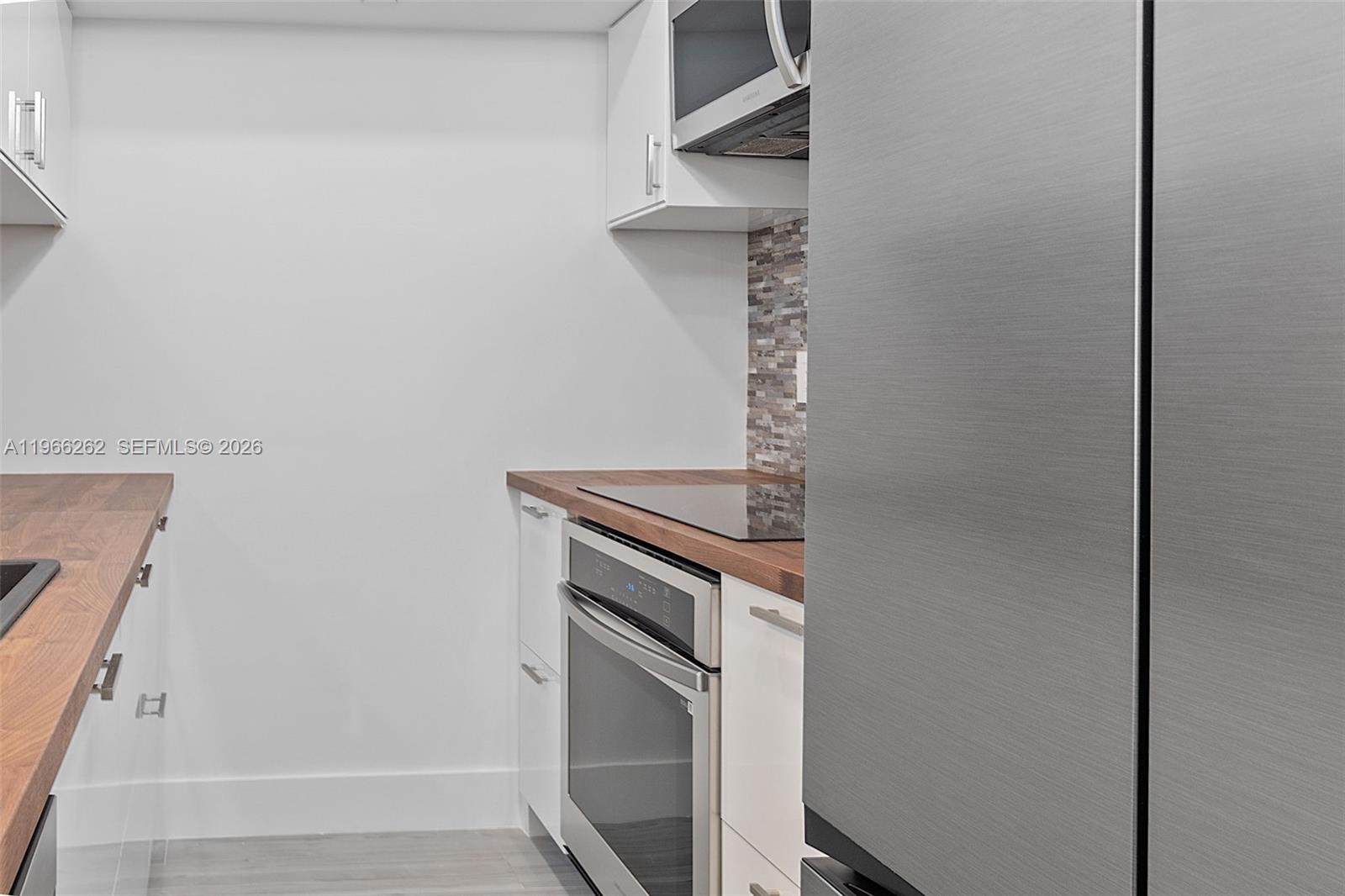 MIRADOR 1200 CONDO - Residential
