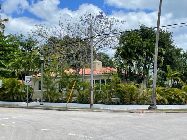 SHADOWLAWN - Residential Lease