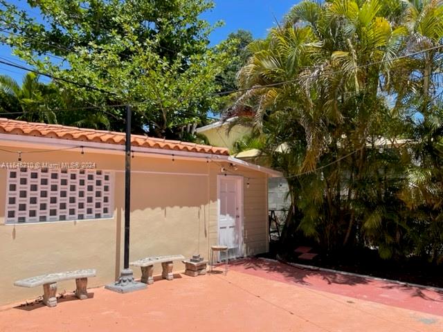 SHADOWLAWN - Residential Lease