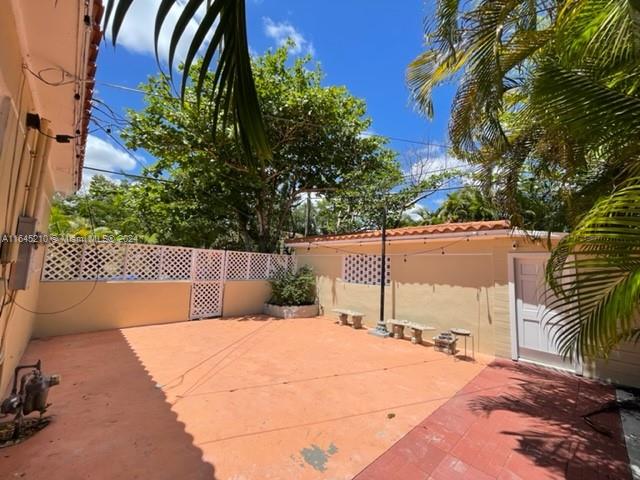 SHADOWLAWN - Residential Lease
