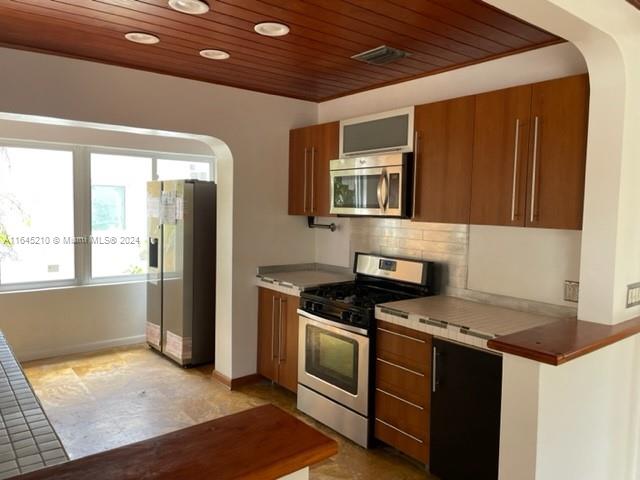 SHADOWLAWN - Residential Lease