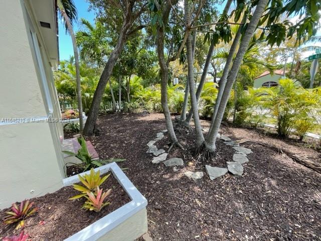 SHADOWLAWN - Residential Lease
