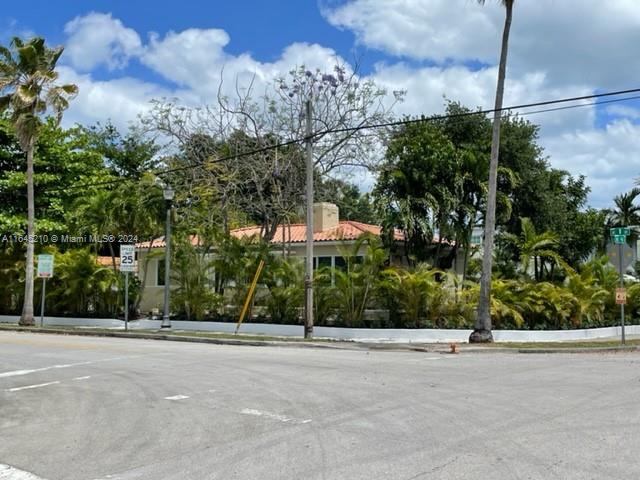 SHADOWLAWN - Residential Lease