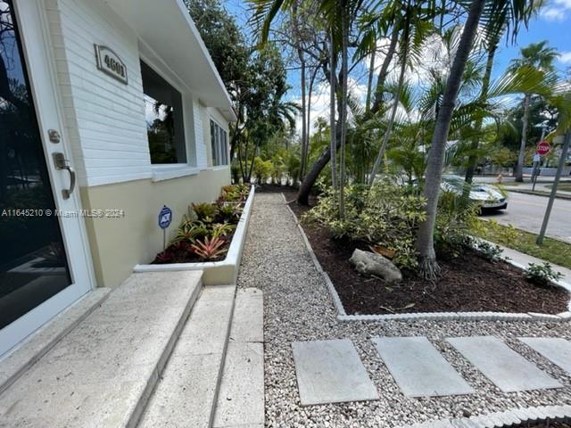 SHADOWLAWN - Residential Lease