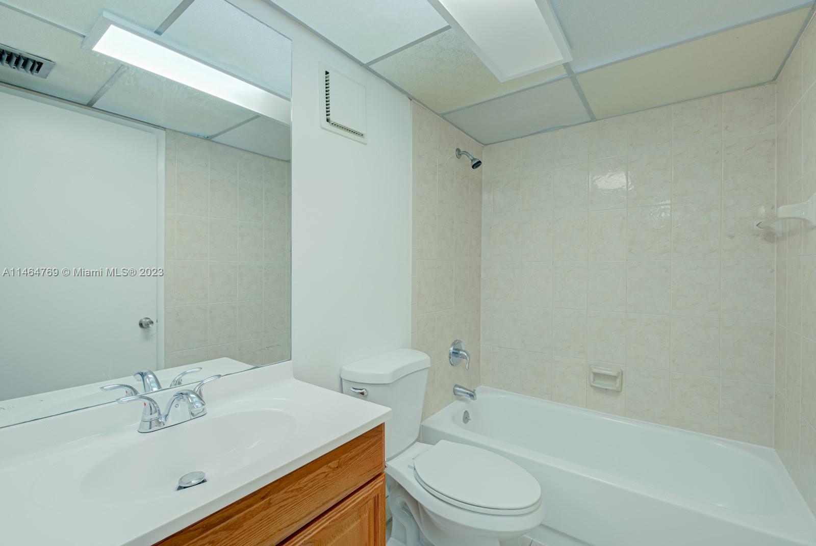 GARDENS OF KENDALL SO CON - Residential Lease