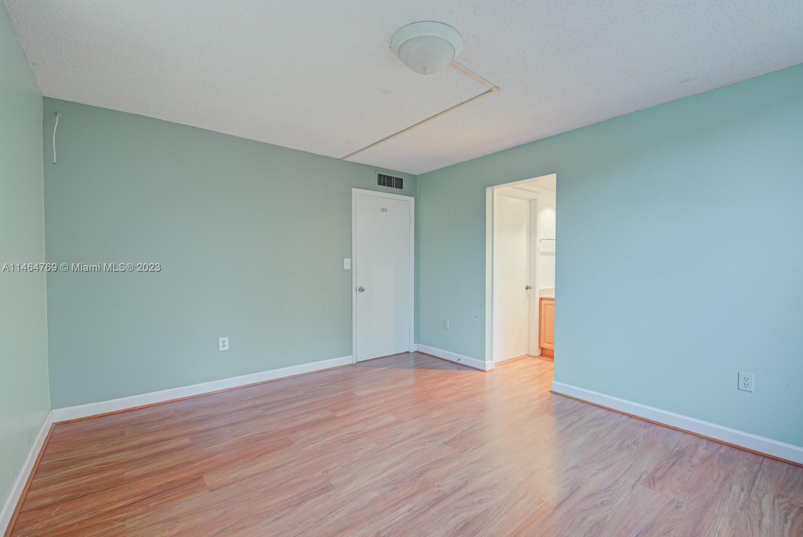 GARDENS OF KENDALL SO CON - Residential Lease
