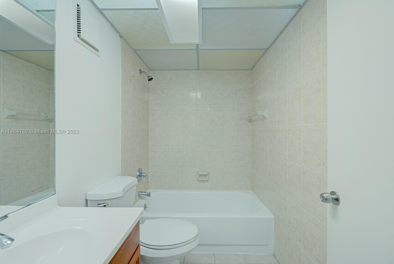 GARDENS OF KENDALL SO CON - Residential Lease
