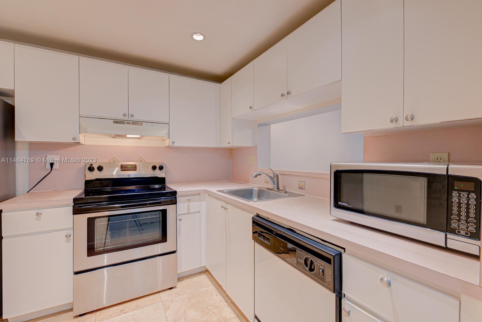 GARDENS OF KENDALL SO CON - Residential Lease