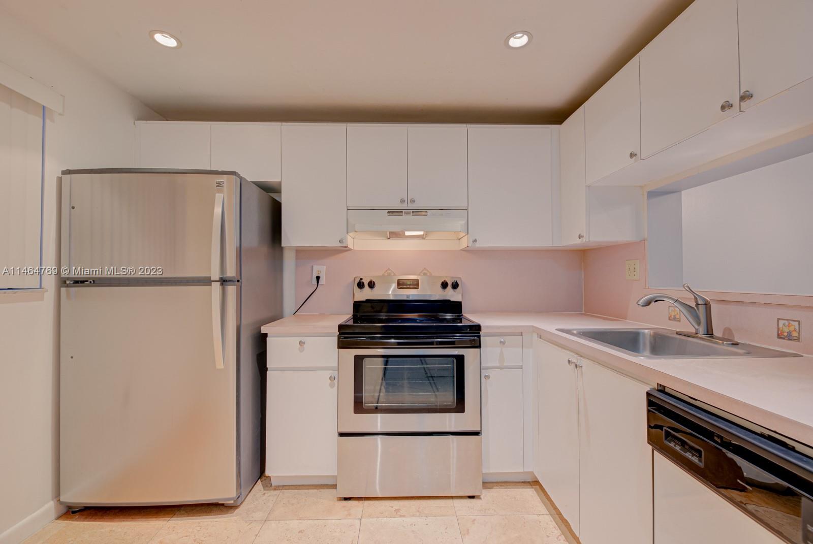 GARDENS OF KENDALL SO CON - Residential Lease