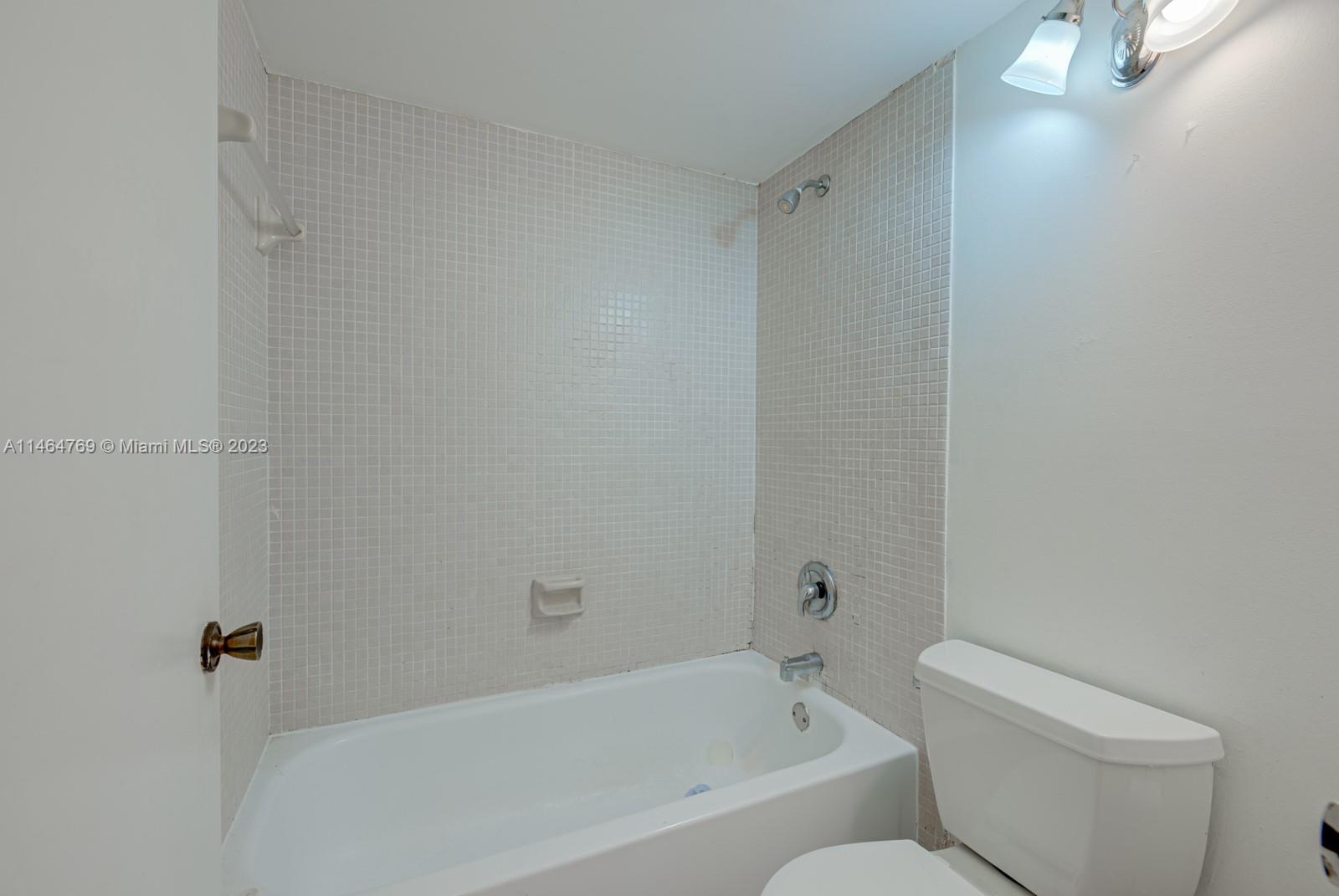GARDENS OF KENDALL SO CON - Residential Lease