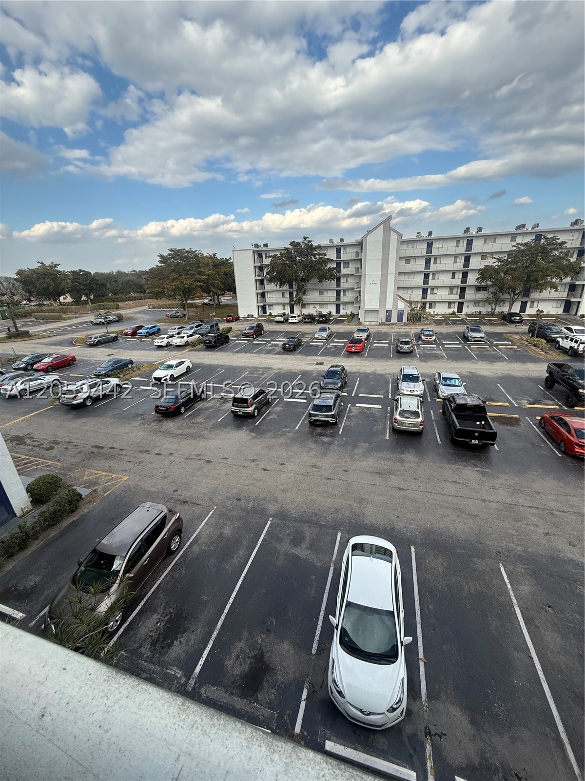 LAKESHORE AT UNIVERSITY P - Residential