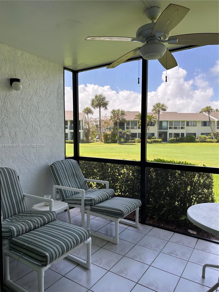 GOLF VILLAS - Residential