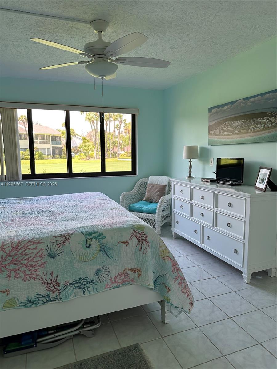 GOLF VILLAS - Residential