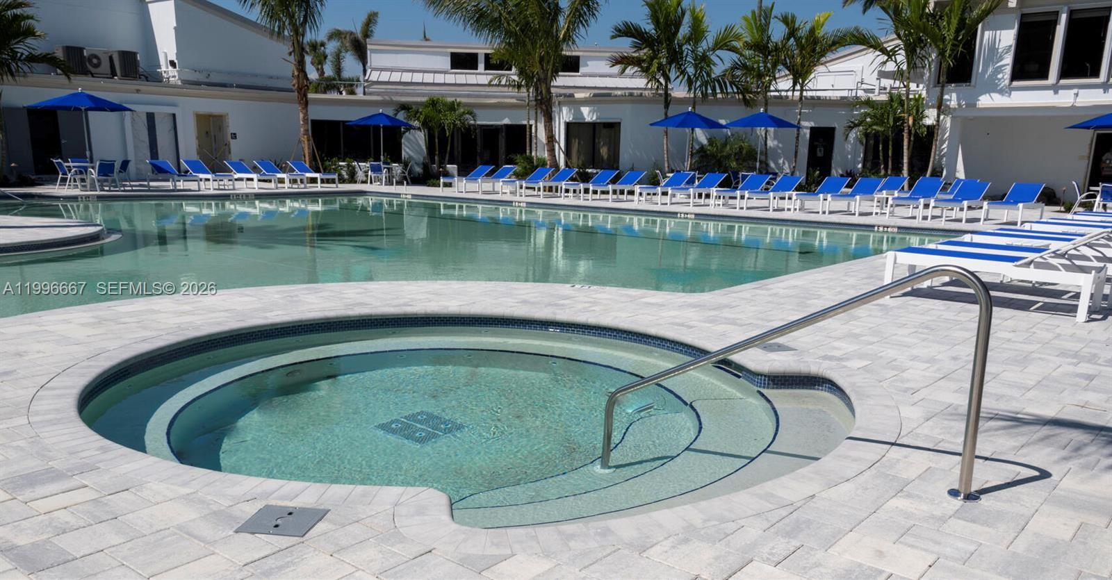 GOLF VILLAS - Residential