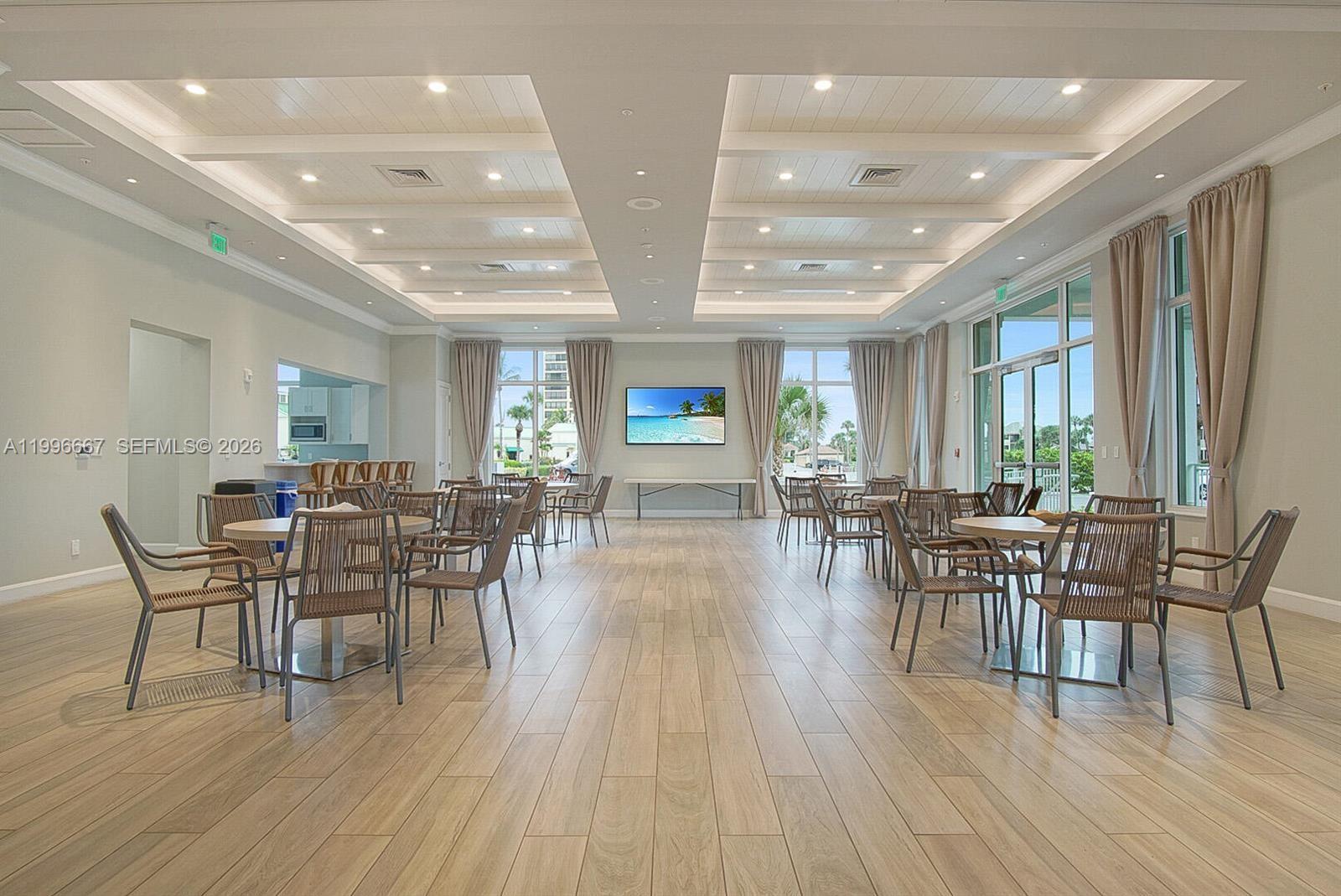 GOLF VILLAS - Residential
