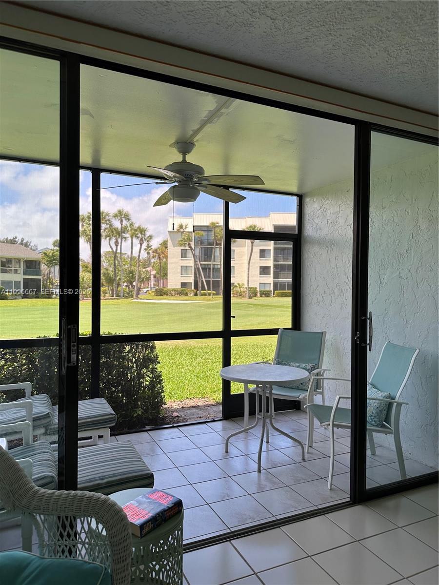 GOLF VILLAS - Residential